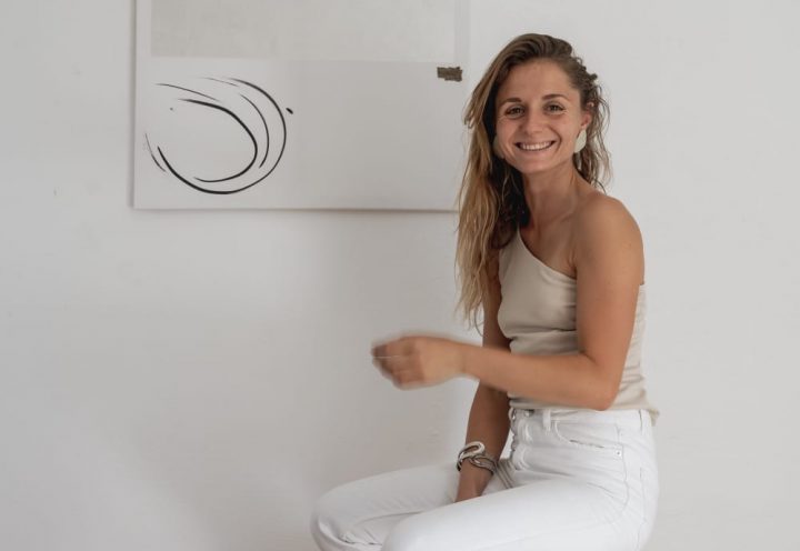 ELISA JOUANNET – PROFESSEURE DE YOGA, ARTISTE, POÉTESSE