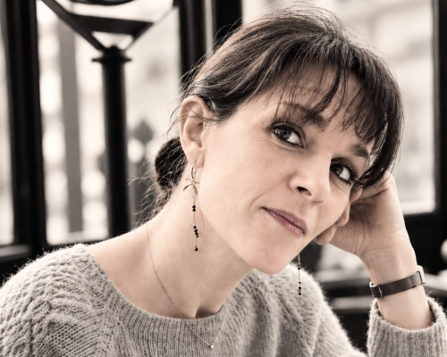 Julia Deon – Sage-Femme, Sexologue et Professeure de Danse