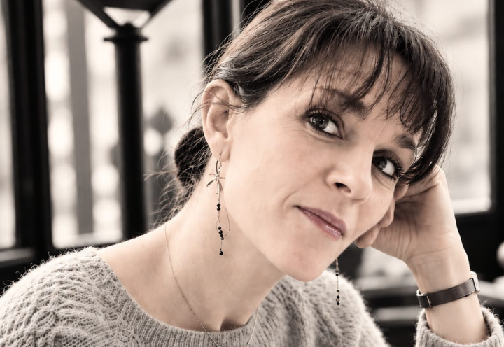 Julia Deon – Sage-Femme, Sexologue et Professeure de Danse