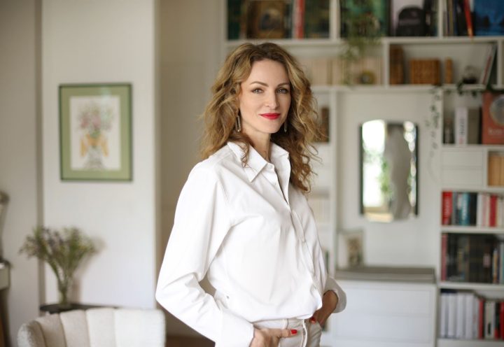 KARINE DIJOUD – PROFESSEURE DE LETTRES CLASSIQUES
